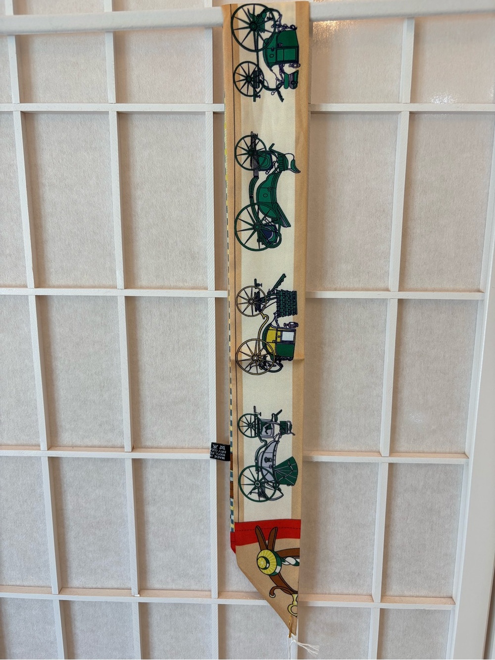 Vintage-Inspired Green & Red Carriage Wall Hanging